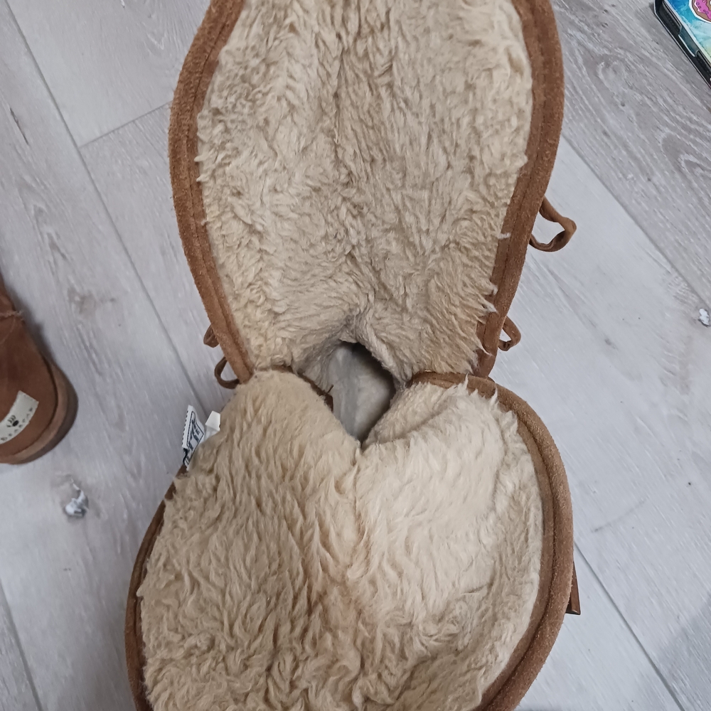 Bearpaw "Lace Up" Boots! - Picture 7 of 7